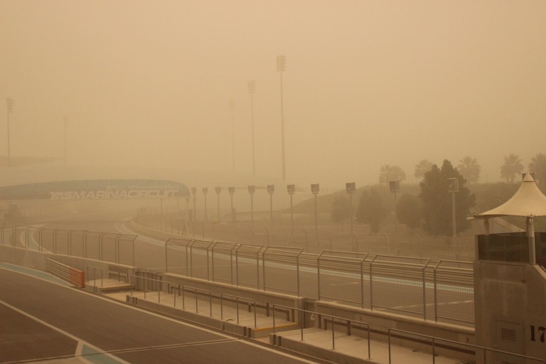 Les impressionnantes images de la tempête à Abou Dhabi