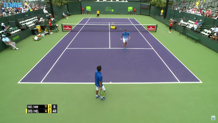 Il assomme son partenaire dans un match de Tennis !
