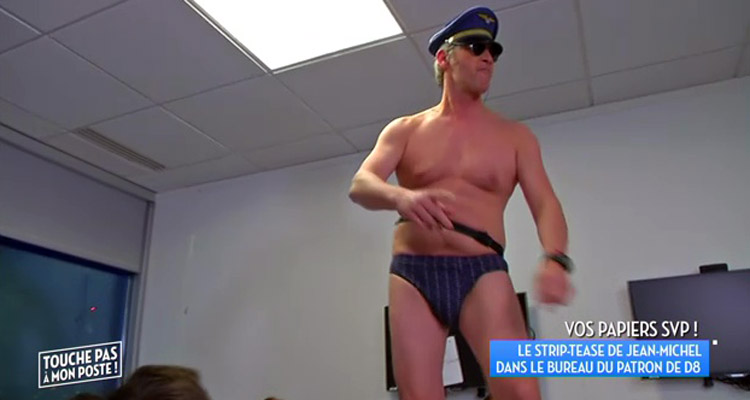 Le Strip tease de Jean-Michel Maire au bureau !