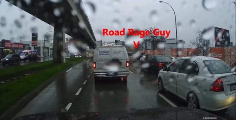 Road Rage et Instant Karma en moins d’une minute…