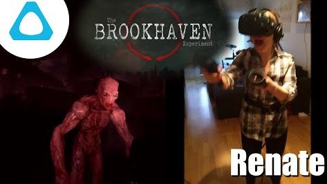 Une fille en totale panique lors d’une partie en réalité virtuelle