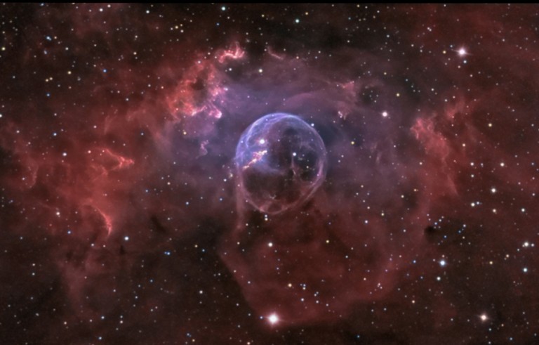 Hubble nous dévoile de magnifiques images de la nébuleuse de la Bulle