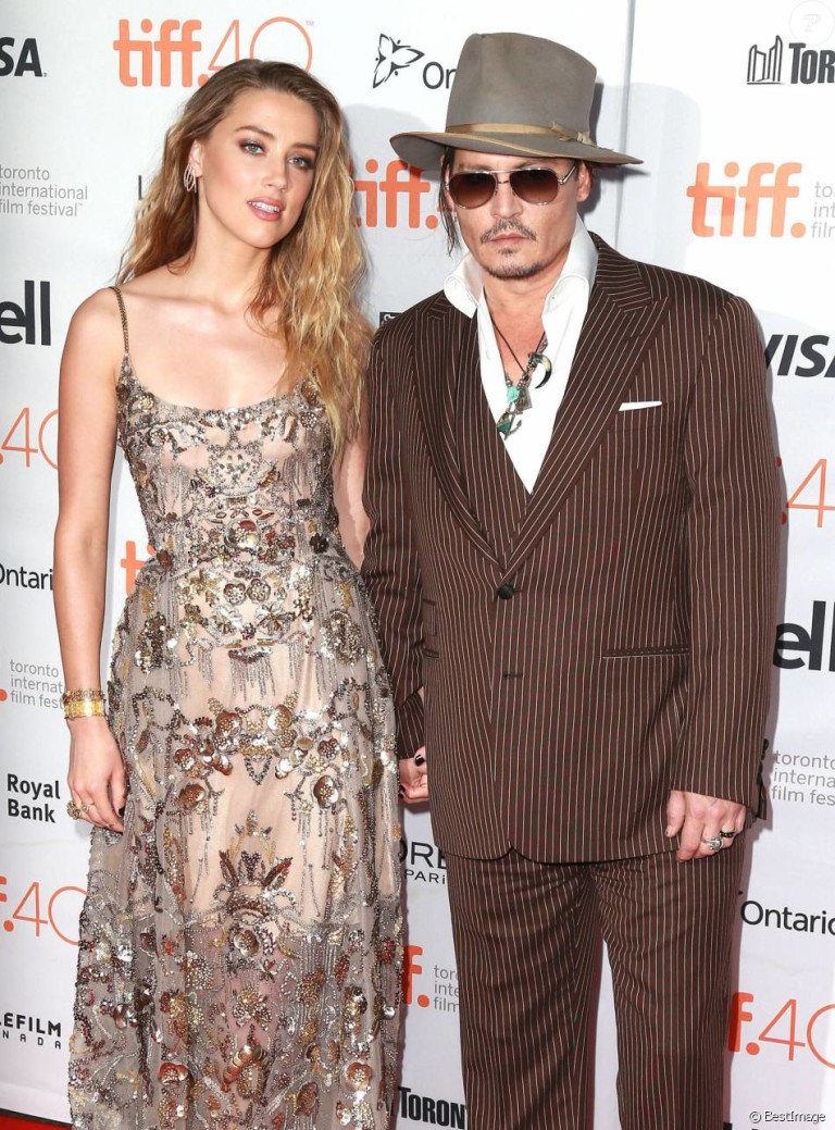 Johnny Depp accusé de violences : Vanessa Paradis le défend…