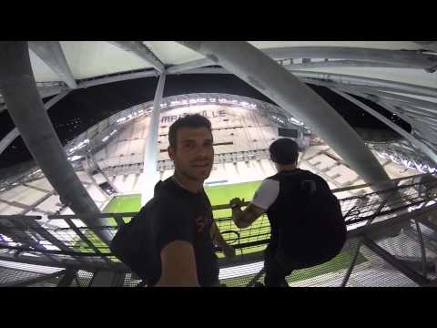BASE jump au stade Vélodrome