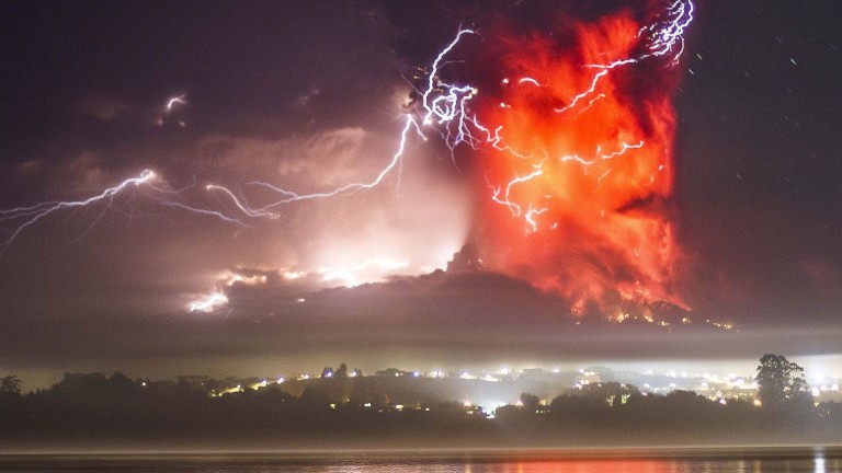 Nouvelles images impressionnantes de l&rsquo;Etna en éruption