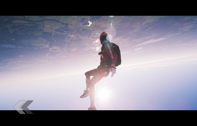 Superbe chute libre de Nick Lott