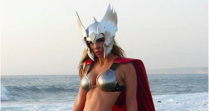 Quand ta femme pimente les soirées avec des déguisements geek !