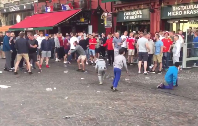 Des supporters anglais jettent des pièces à des enfants Roms à Lille
