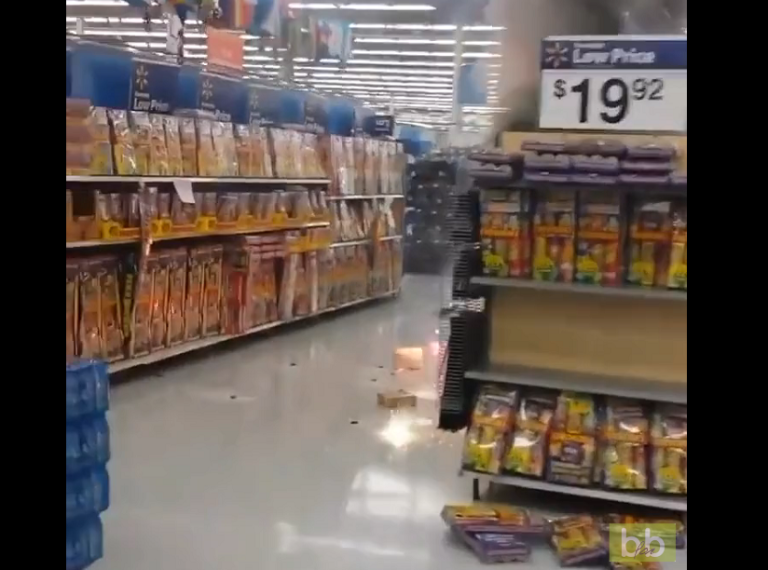 Il met le feu à tout un rayon du supermarché en allumant un pétard