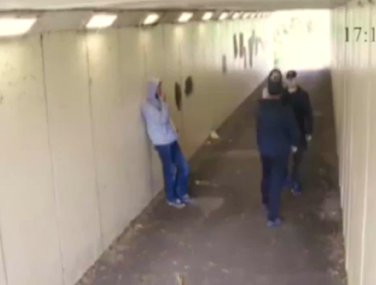 Un boxeur met KO deux gars pour venger sa copine