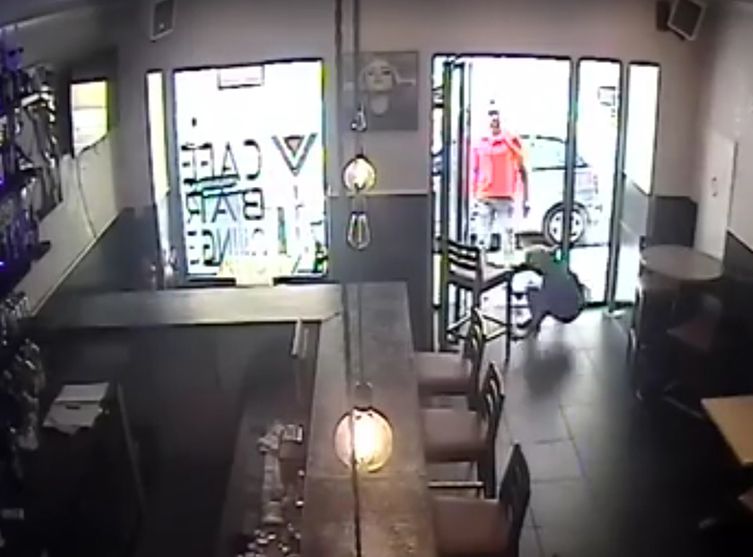 Une serveuse giflée parce qu’elle vend de l’alcool pendant le ramadan !