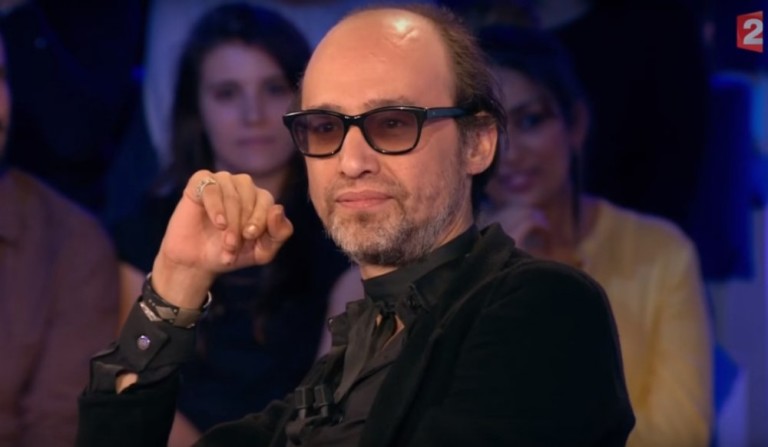 Nicolas Kerr ivre chute sur le plateau de Ruquier