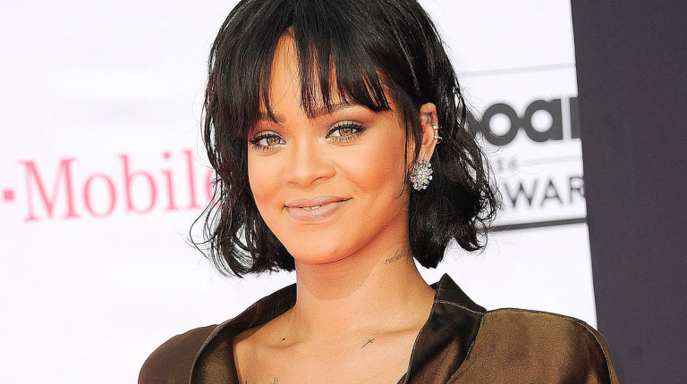 Un fan filme Rihanna en petite tenue, dans une très subjective…