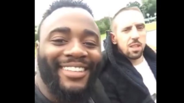 Quand Frank Ribéry fait la course avec Gradur à 170kmh sur une autoroute