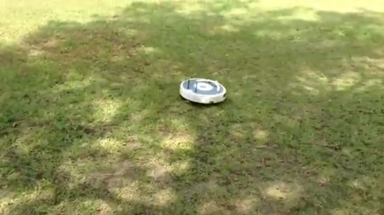 Un Roomba en mode fusée !!