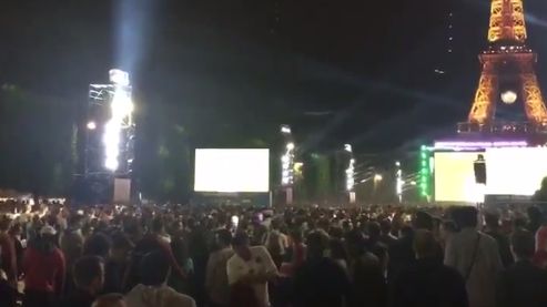 Mouvement de foule dans la fan zone de Paris (Euro 2016)