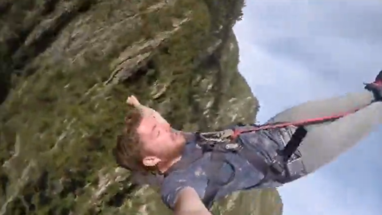 Voila pourquoi il ne faut jamais sauter à l&rsquo;élastique avec un portable