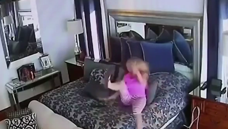 Accusé de battre sa femme, il tombe sur une vidéo qui le disculpe…