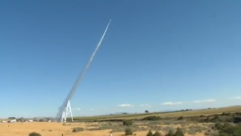 Dingue un homme propulsé à 643 km/h dans une fusée !