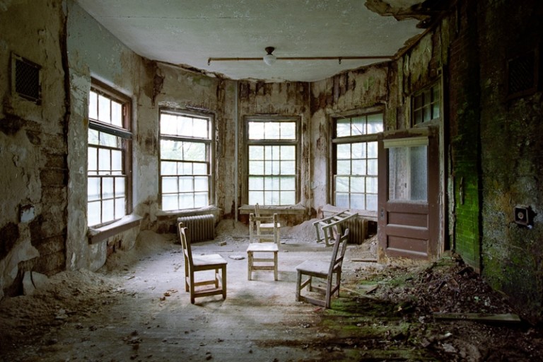 5 HÔPITAUX ABANDONNÉS et HANTÉS