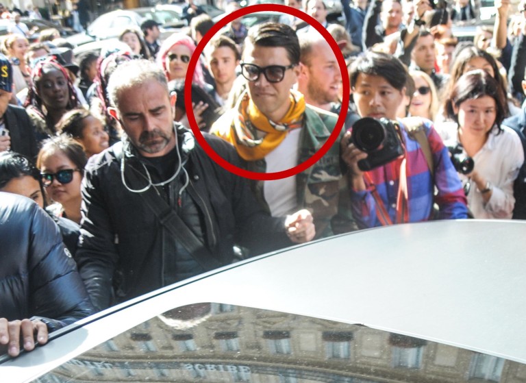 Kim Kardashian agressée par un homme qui veut lui embrasser ses fesses