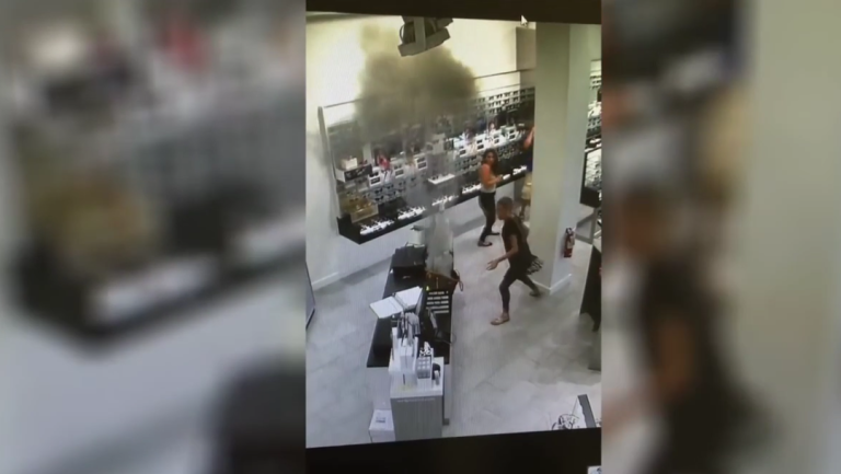 L&rsquo;explosion subite d&rsquo;une cigarette électronique dans un sac à main