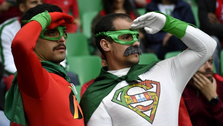 Top 10 des supporters de FOOT les plus DINGUES !