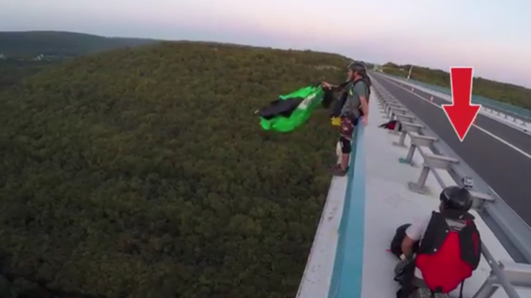 Un accident de BASE jump évité de justesse