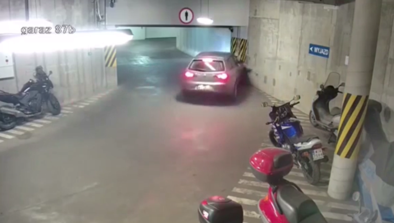 Un automobiliste ivre sort d&rsquo;un parking souterrain