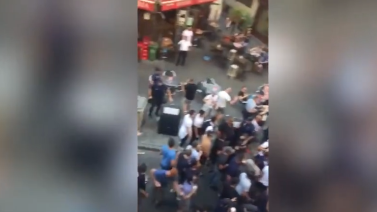 Une bagarre éclate entre des supporters lyonnais et la police