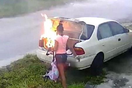 Une femme met le feu à la voiture de son ex-copain mais s’est trompé de voiture…