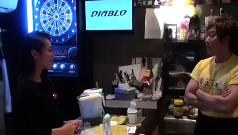 Ce restaurant japonais sert du curry mélangé avec du caca