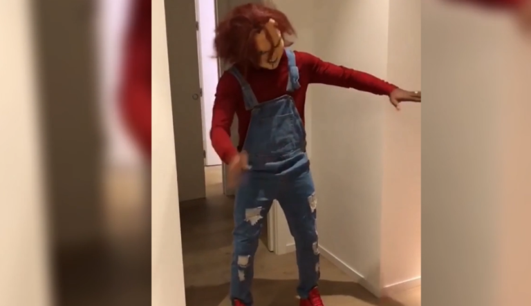 Déguisé en Chucky, Patrice Evra danse pour fêter Halloween