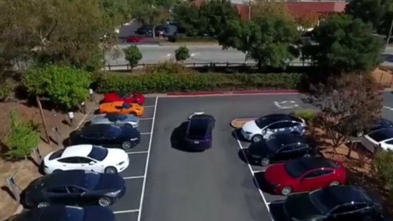 Démonstration de la Tesla 100% autonome