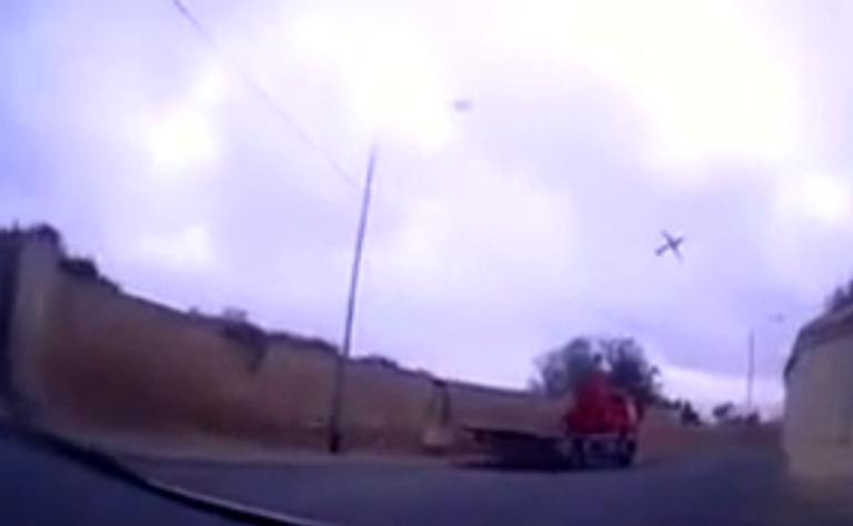 Les images impressionnantes du crash d&rsquo;avion à Malte