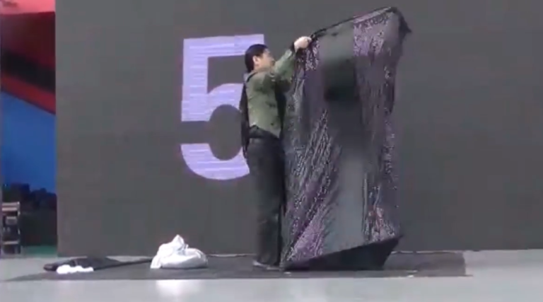 Record du monde du plus grand nombre de changements de vêtements en 1 minute