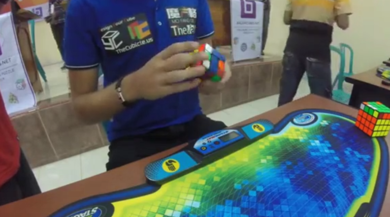 Nouveau record du monde de Rubik&rsquo;s Cube en 4,74 secondes