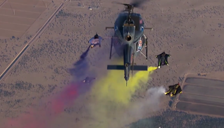 Slalom à 4000 m d&rsquo;altitude en Wingsuit.