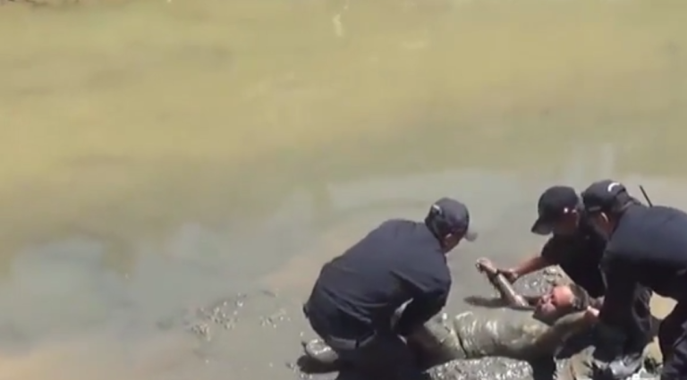 Un homme ivre repêché dans une rivière