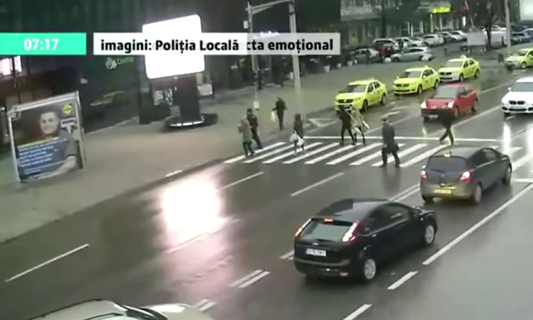 Un piéton fait l’erreur de penser qu’il peut échapper à un orage !!