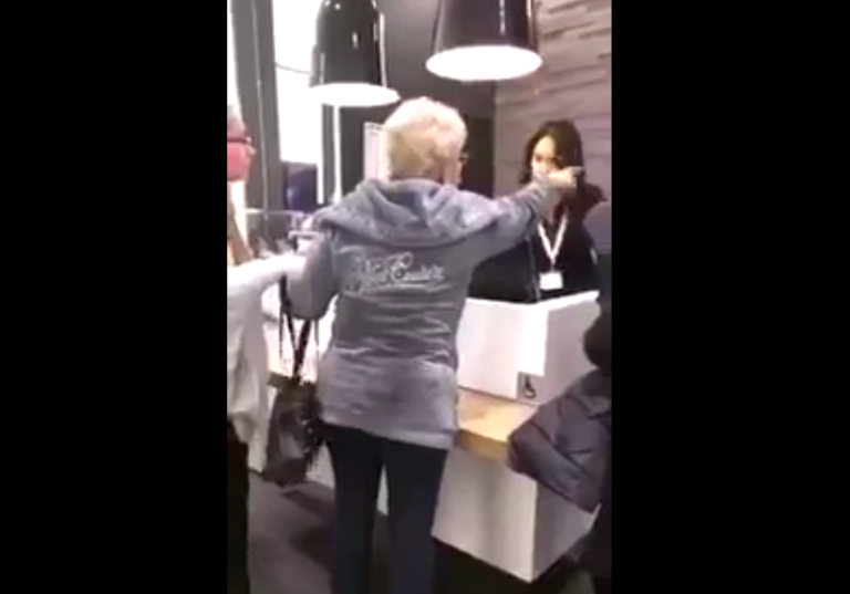 Une vendeuse Free agressée par deux clientes