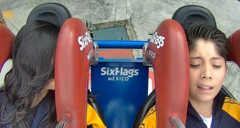 Cet enfant va très mal vivre son expérience dans un manège !