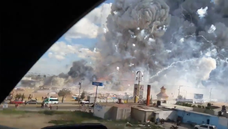 Énorme explosion dans un marché de feux d&rsquo;artifice