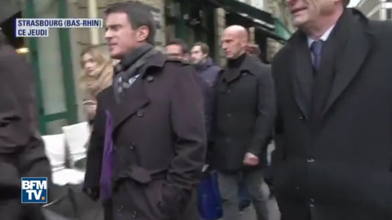 Manuel Valls enfariné à Strasbourg par un opposant du 49.3