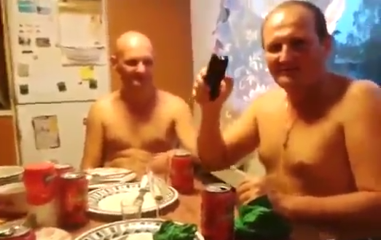 Quand deux hommes ivres s&rsquo;amusent avec un taser