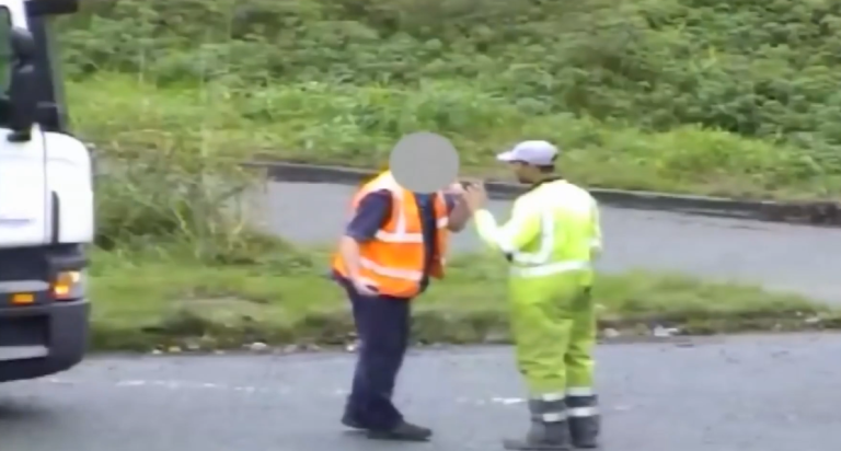 Road rage un homme frappe le conducteur d’un camion
