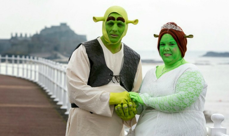 Top 10 des MARIAGES les plus BIZARRES du monde !