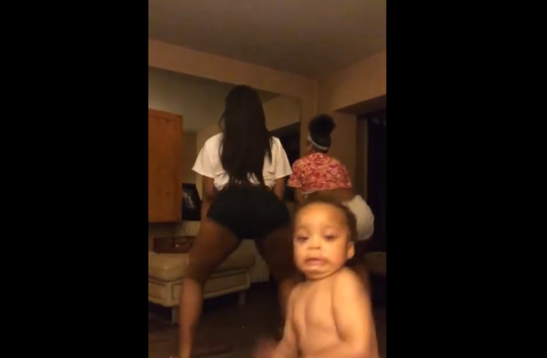 Un bébé trolle sa tante qui se filme en plein twerk