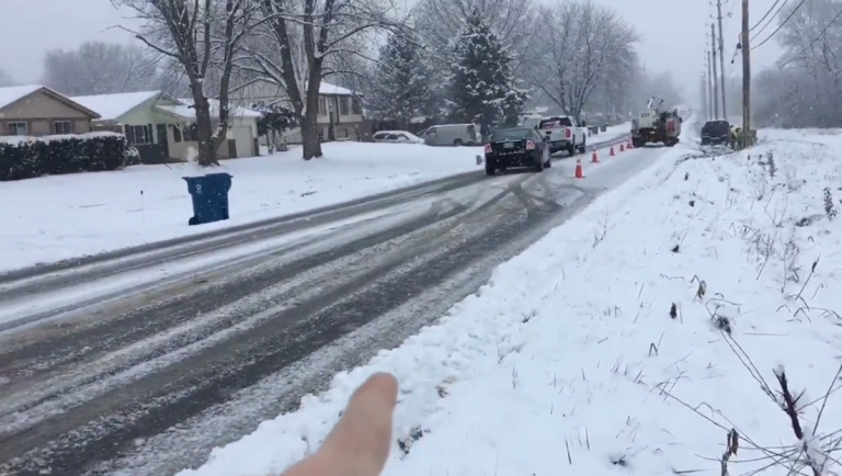 Un camion stationné sur la chaussée provoque des accidents à la chaine…