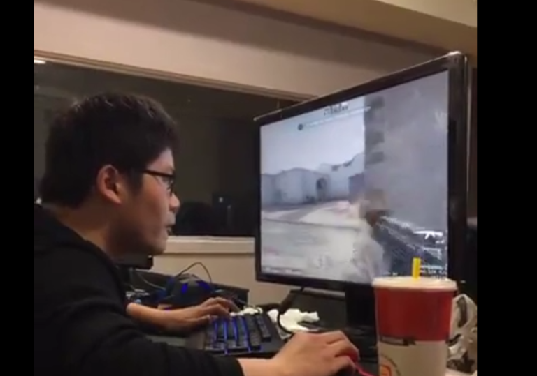 Un joueur de CSGO énervé